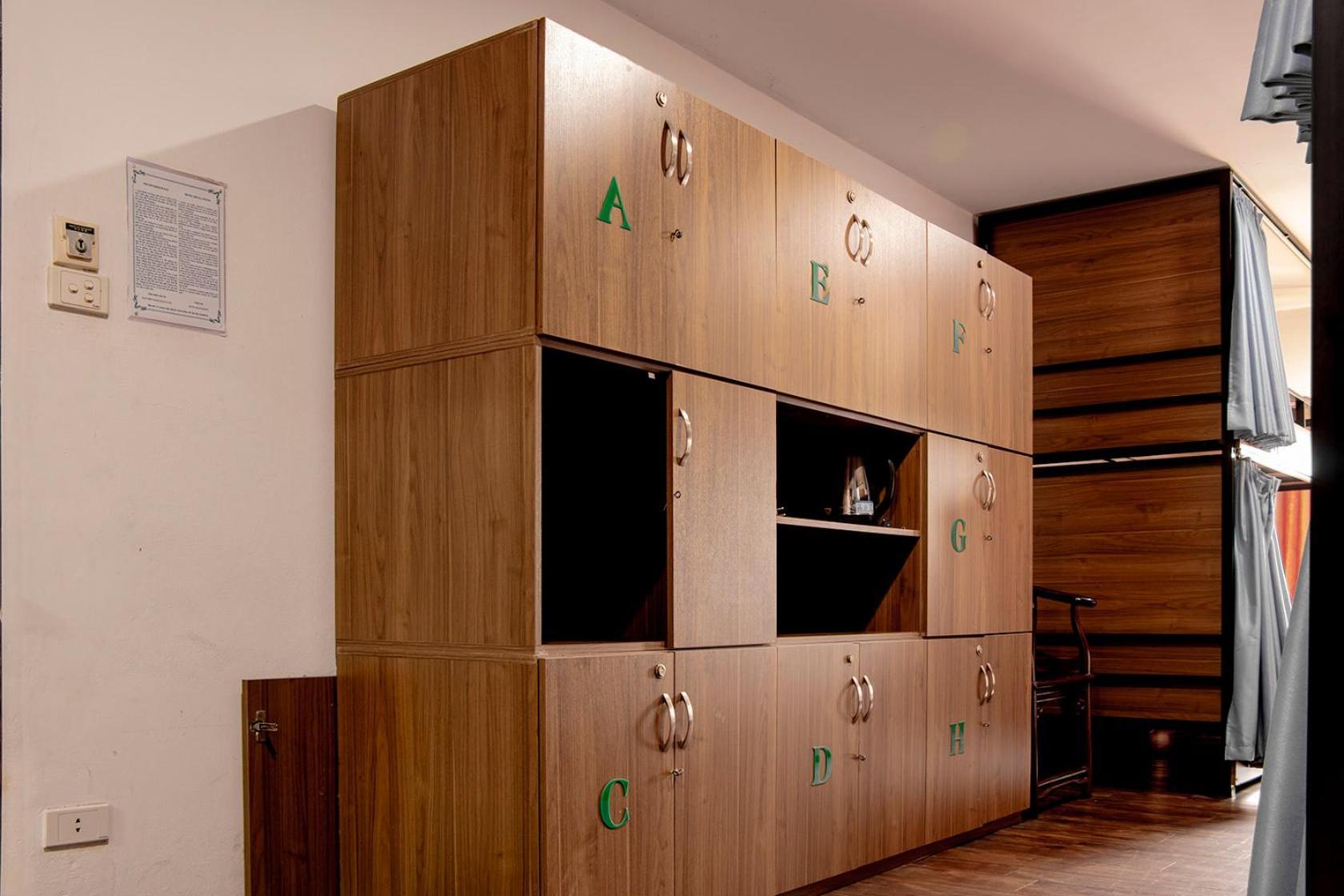 Group Nest Hotel Hanoi Buitenkant foto