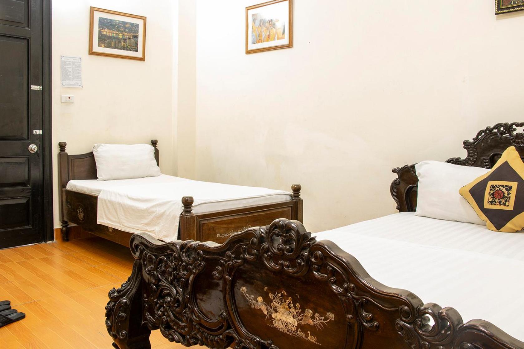Group Nest Hotel Hanoi Buitenkant foto